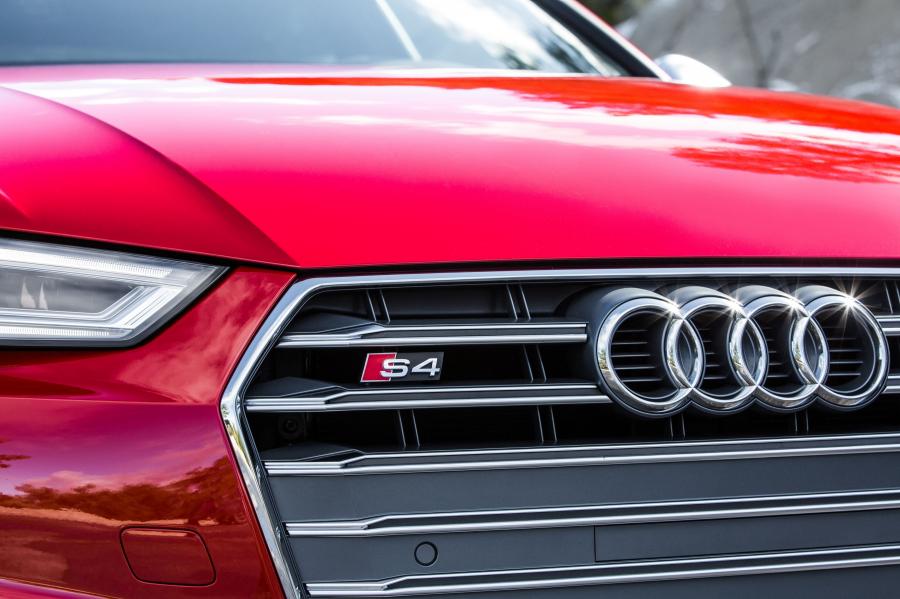 Детали экстерьера Audi S4 Sedan (B9) 2017 года  (NA) (фото 6 из 17)